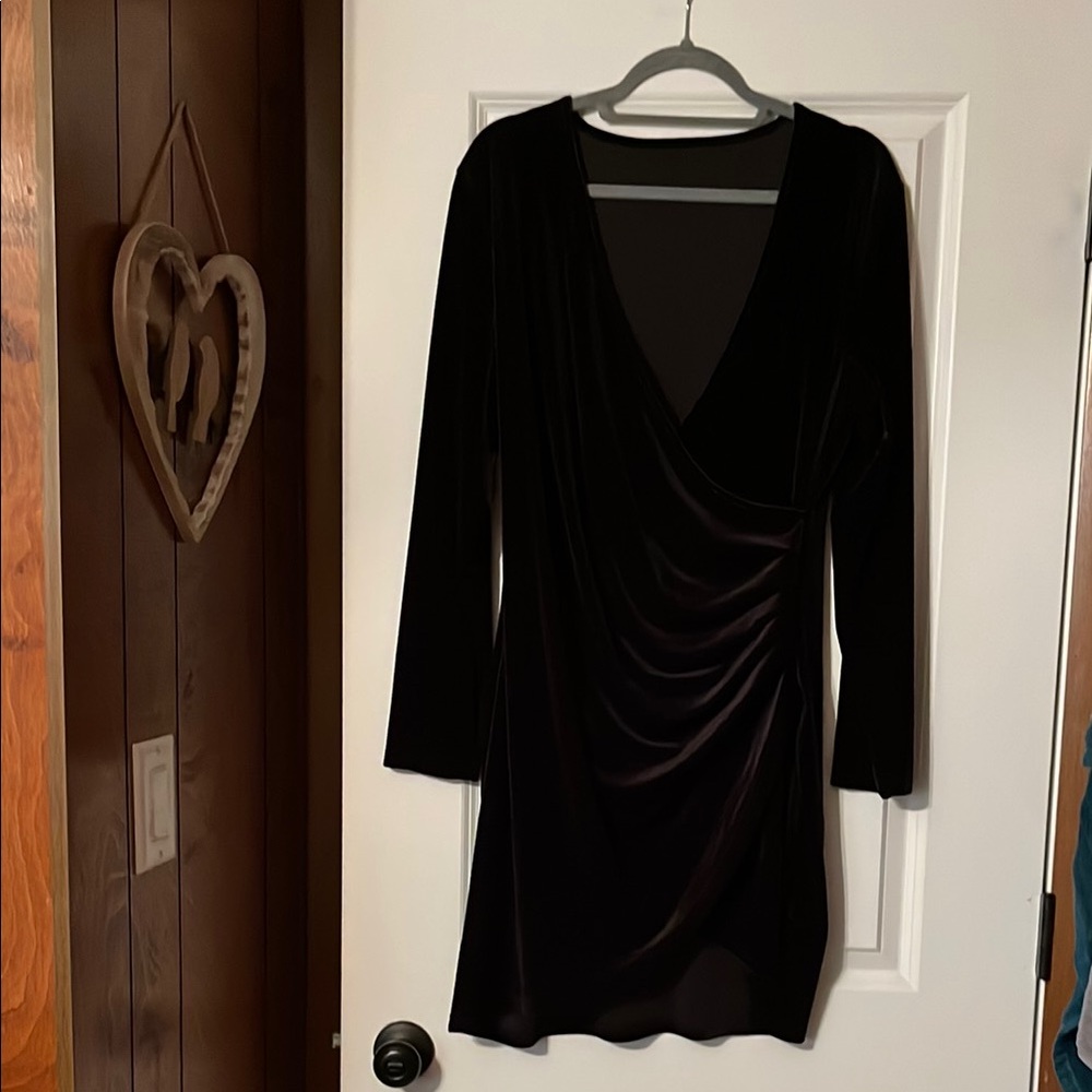 SHEIN-Black Velvet Dress